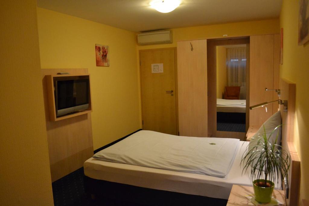Landgasthof Hock Großostheim Zimmer foto